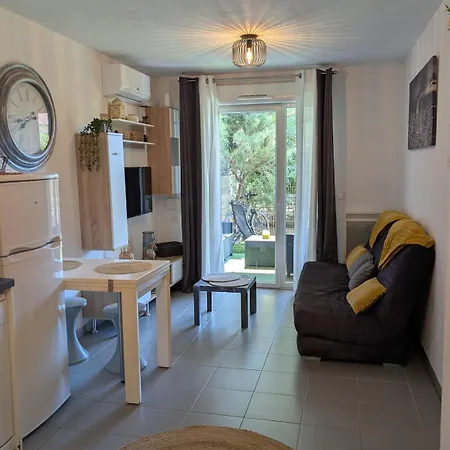 Cocon Avec Jardin Privatif, Piscine & Parking A Apartment